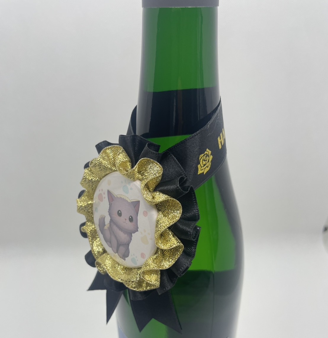 ワインロゼット・シャンパンロゼット【誕生日・ 記念日ロゼット】名入れ｜ロゼットリボン専門店｜胸章リボン・アワードリボン・リボン徽章・記章・式典用リボン・リボンバラ・来賓リボン・表彰リボン・式典リボン・賞リボン